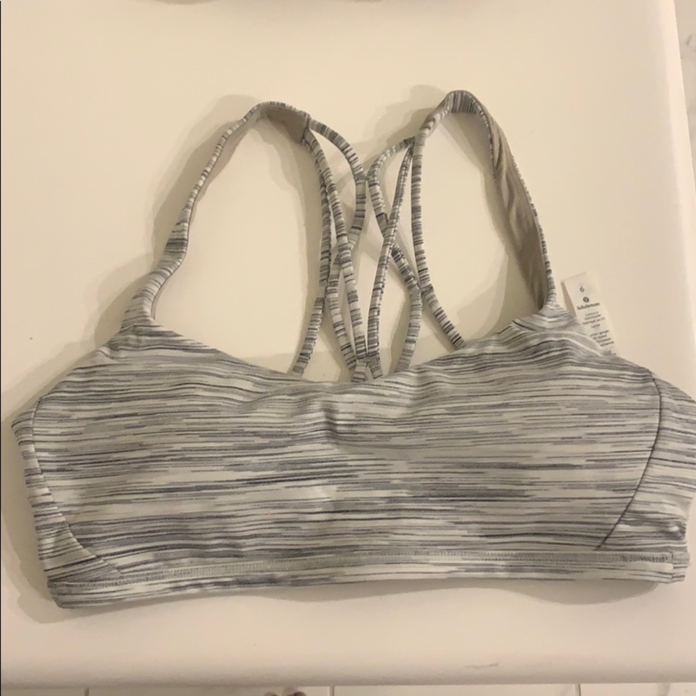 Lululemon Sports Bra Free to be Zen